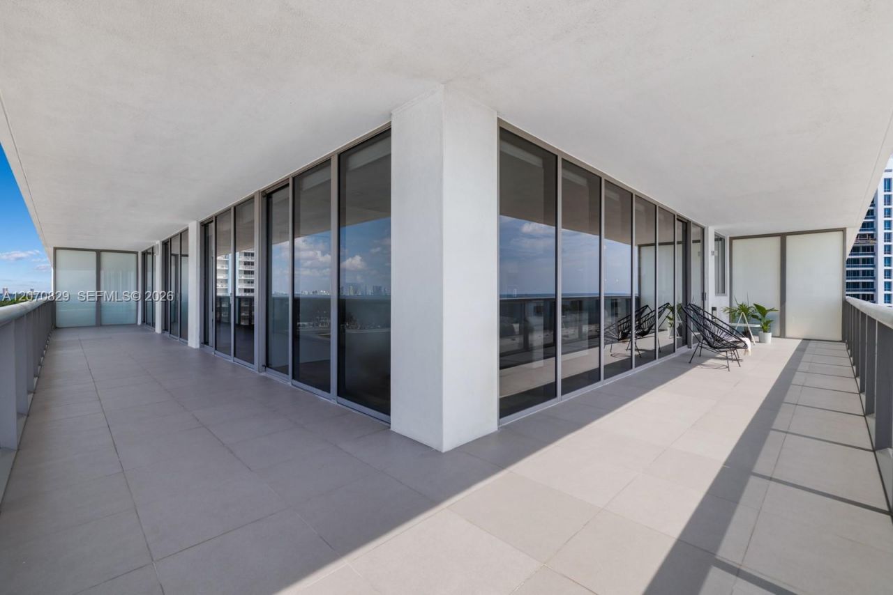 5875 Collins Ave, Unit 1102, Miami Beach, FL 33140 Photo