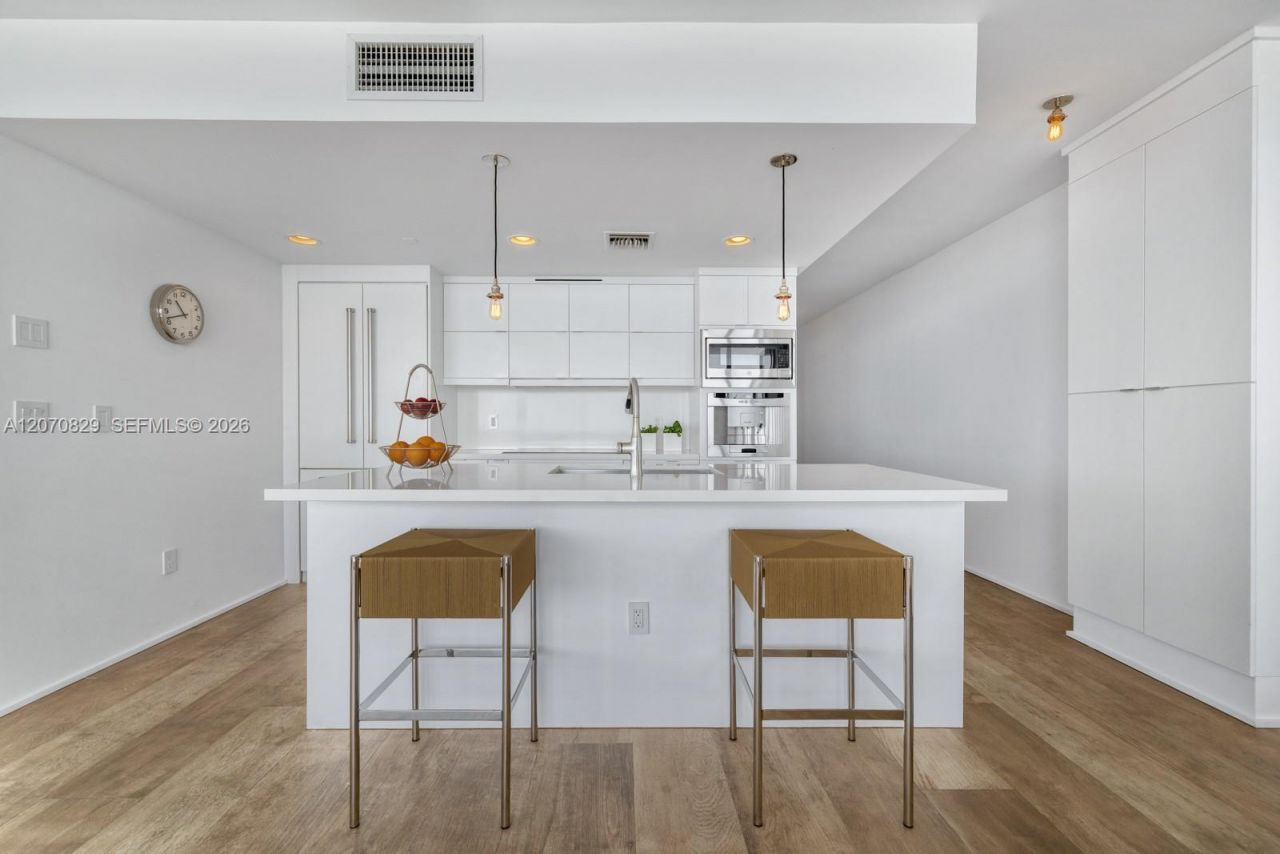5875 Collins Ave, Unit 1102, Miami Beach, FL 33140 Photo