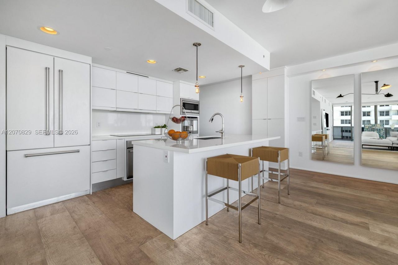 5875 Collins Ave, Unit 1102, Miami Beach, FL 33140 Photo