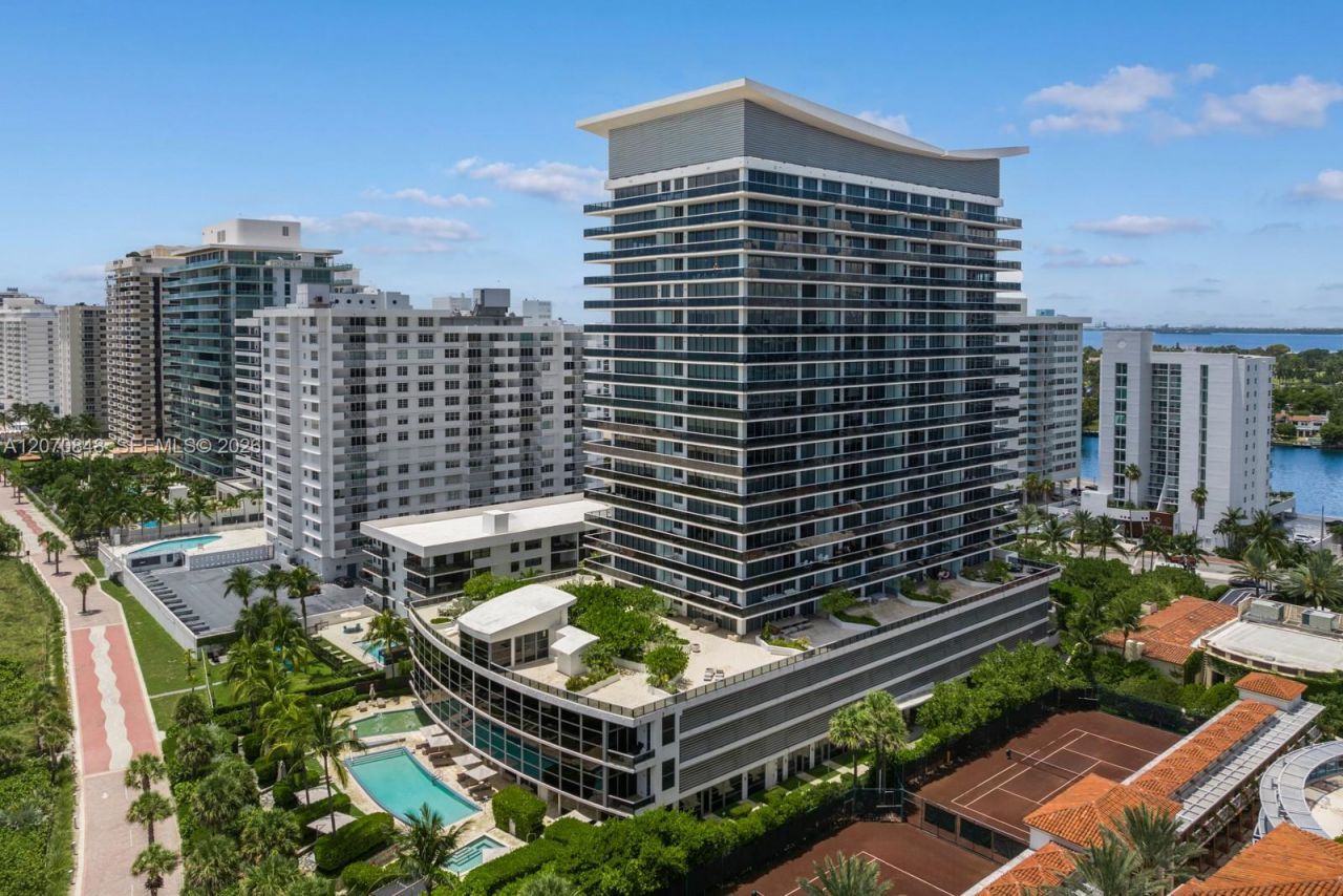 5875 Collins Ave , Unit 1102, Miami Beach, FL 33140 Photo