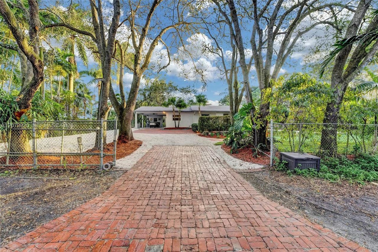 14330 SW 20th St, Davie, FL 33325 Photo