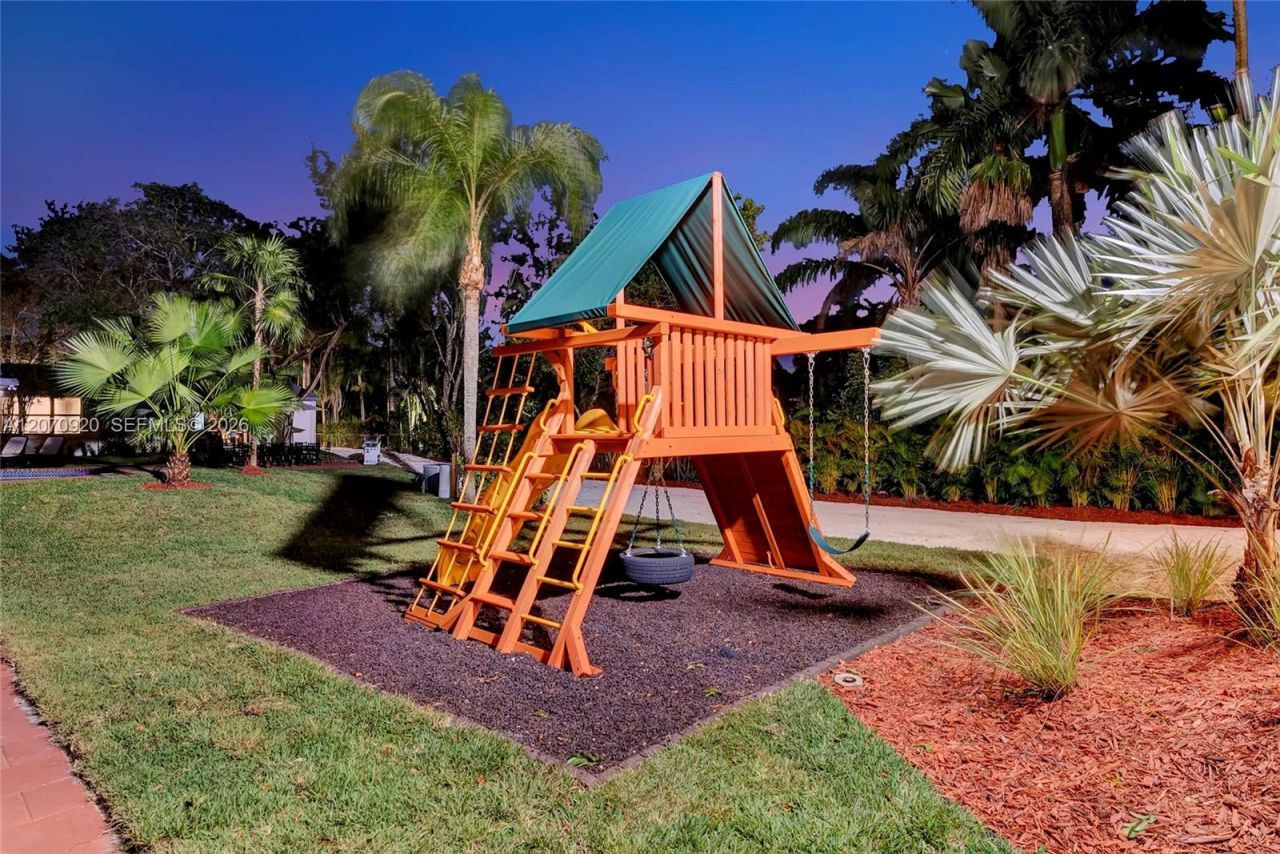 14330 SW 20th St, Davie, FL 33325 Photo