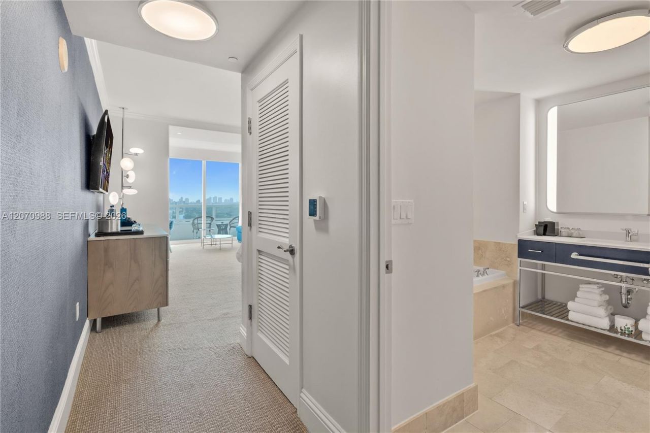 4401 Collins Ave , Unit 1508, Miami Beach, FL 33140 Photo