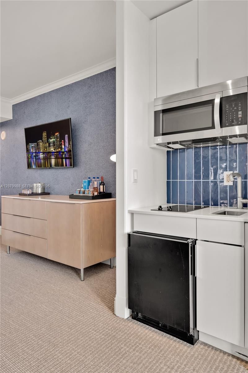4401 Collins Ave , Unit 1508, Miami Beach, FL 33140 Photo