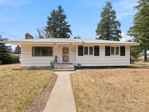 703 N 2nd St, Springdale, WA 99173