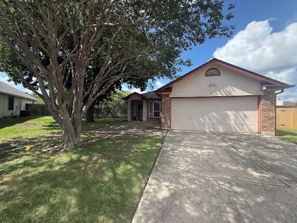 211 Brent BLVD, Kyle, TX 78640