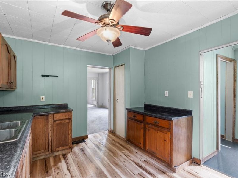 319 N 7th Street, Martins Ferry, OH 43935 Photo 10