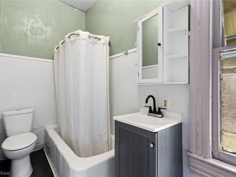 319 N 7th Street, Martins Ferry, OH 43935 Photo 19