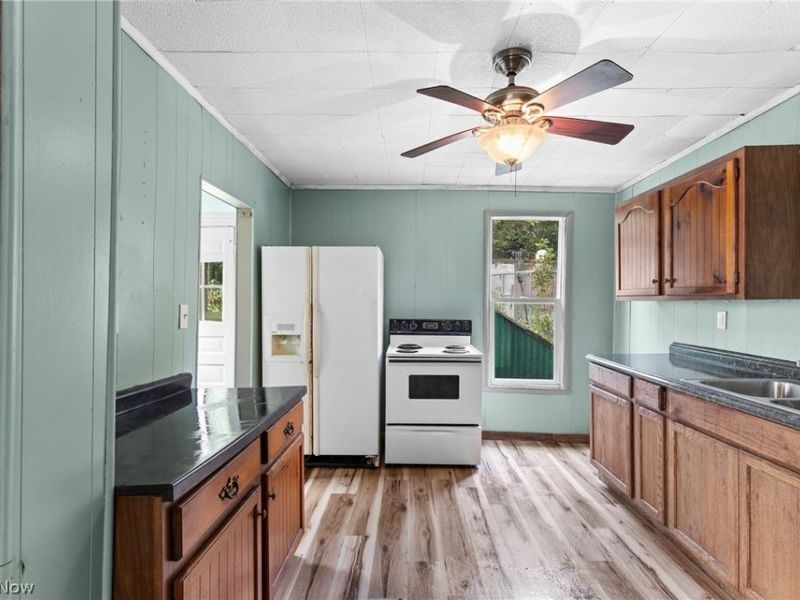 319 N 7th Street, Martins Ferry, OH 43935 Photo 8