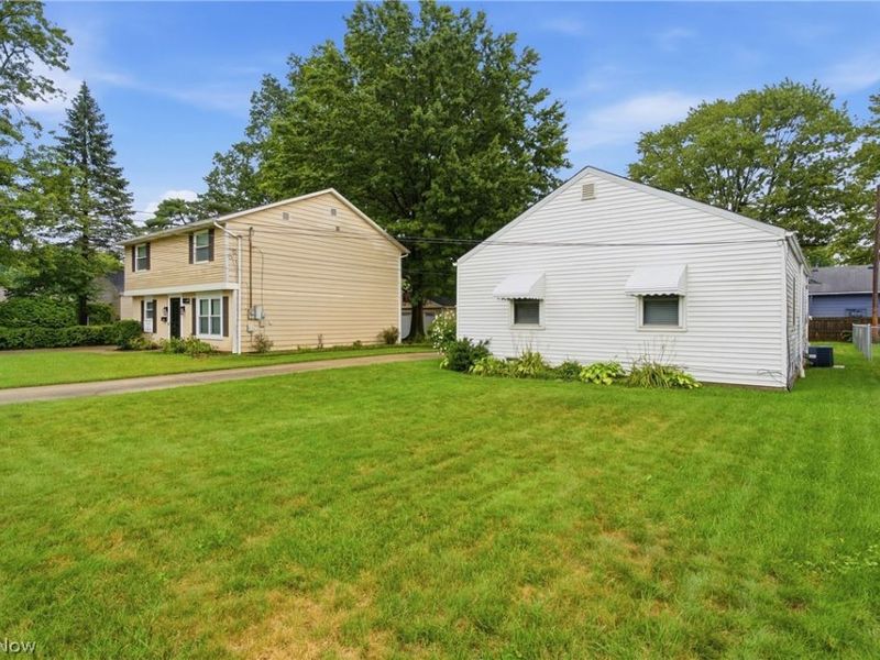 5733 Porter Road, North Olmsted, OH 44070 Photo 4