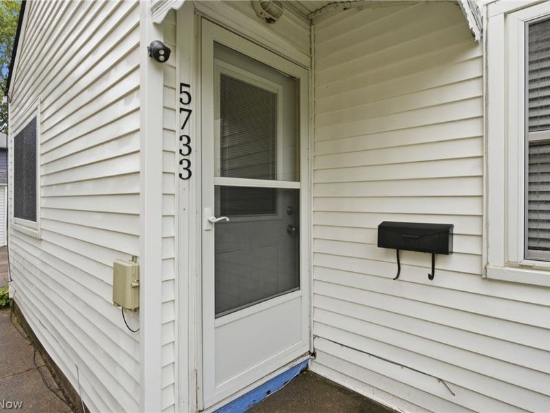 5733 Porter Road, North Olmsted, OH 44070 Photo 5