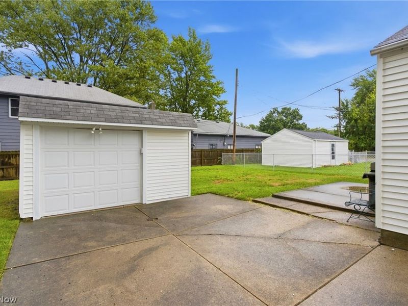 5733 Porter Road, North Olmsted, OH 44070 Photo 6