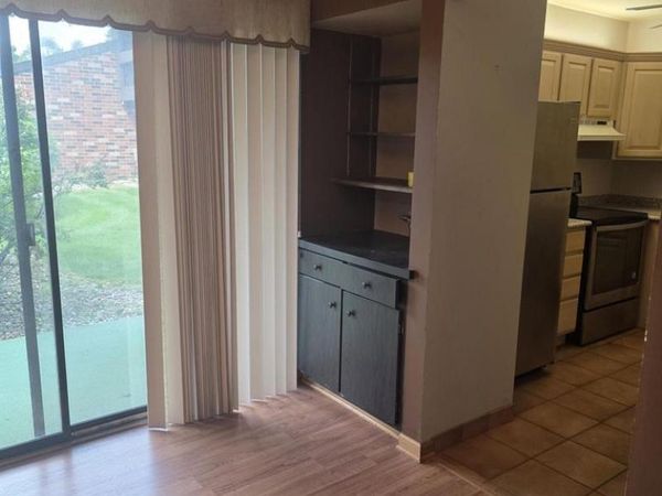 2240 W Good Hope ROAD, Unit 30, Glendale, WI 53209