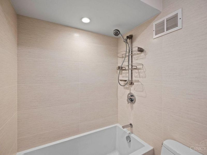 2200 Victory Parkway, Unit 2104, Cincinnati, OH 45026 Photo 18