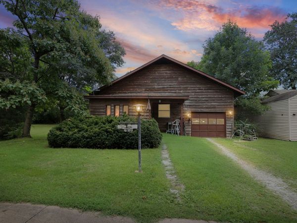811 S Lincoln Boulevard , Centralia, IL 62801