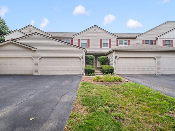 129 W Robinhood Way , Bolingbrook, IL 60440