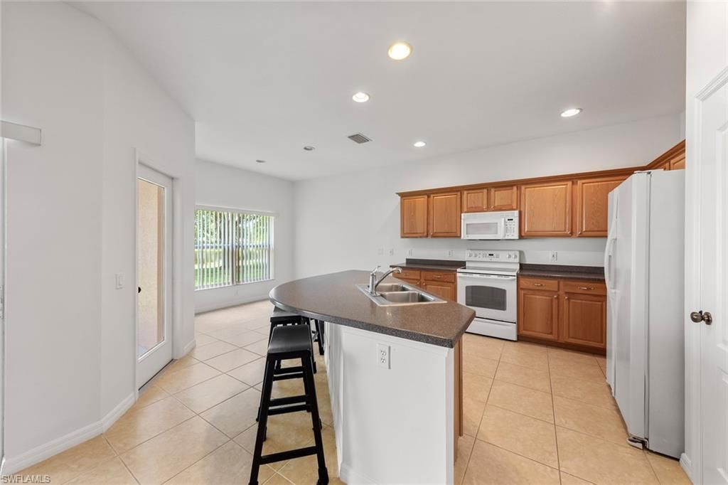 2410 Verdmont Ct, Cape Coral, FL 33991 Photo