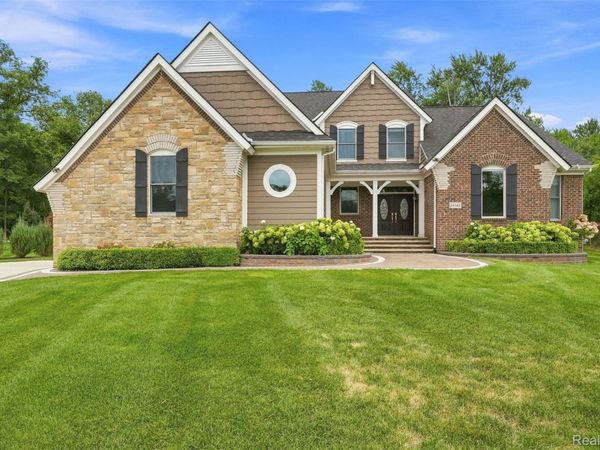 34145 Oak Forest Drive, Farmington Hills, Mi 48331