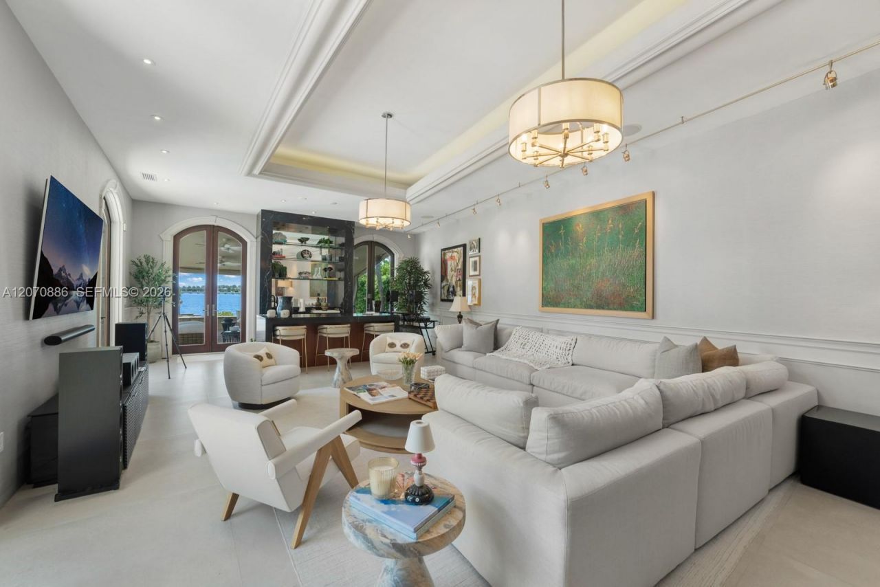 4 Palm Ave, Miami Beach, FL 33139 Photo