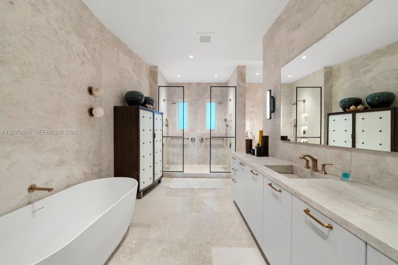 4 Palm Ave, Miami Beach, FL 33139 Photo