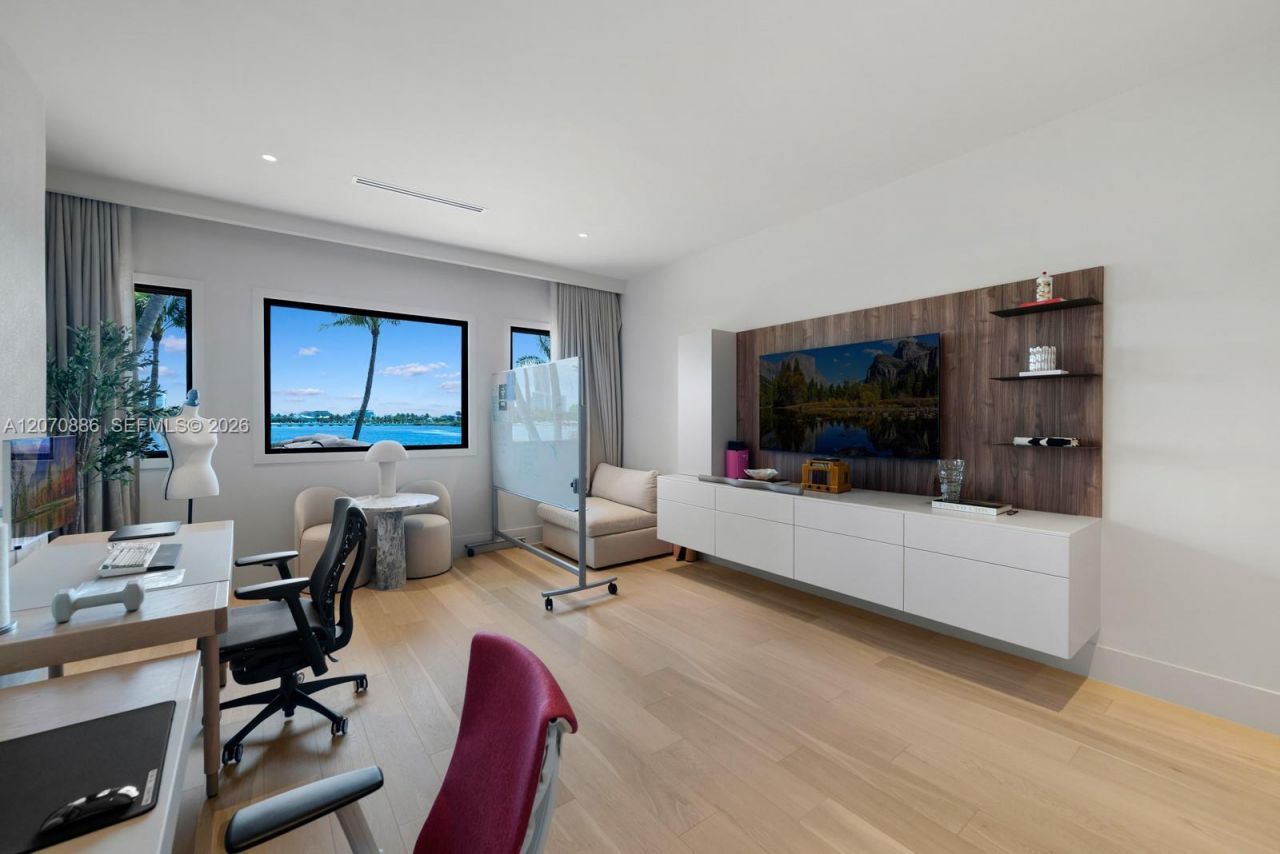 4 Palm Ave, Miami Beach, FL 33139 Photo