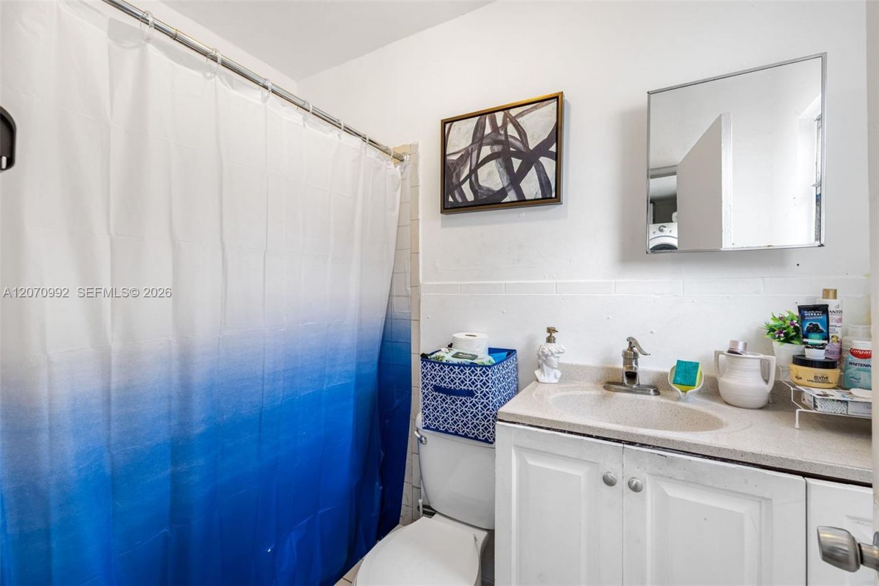 1236 NW 28th St , Unit 2, Miami, FL 33142 Photo