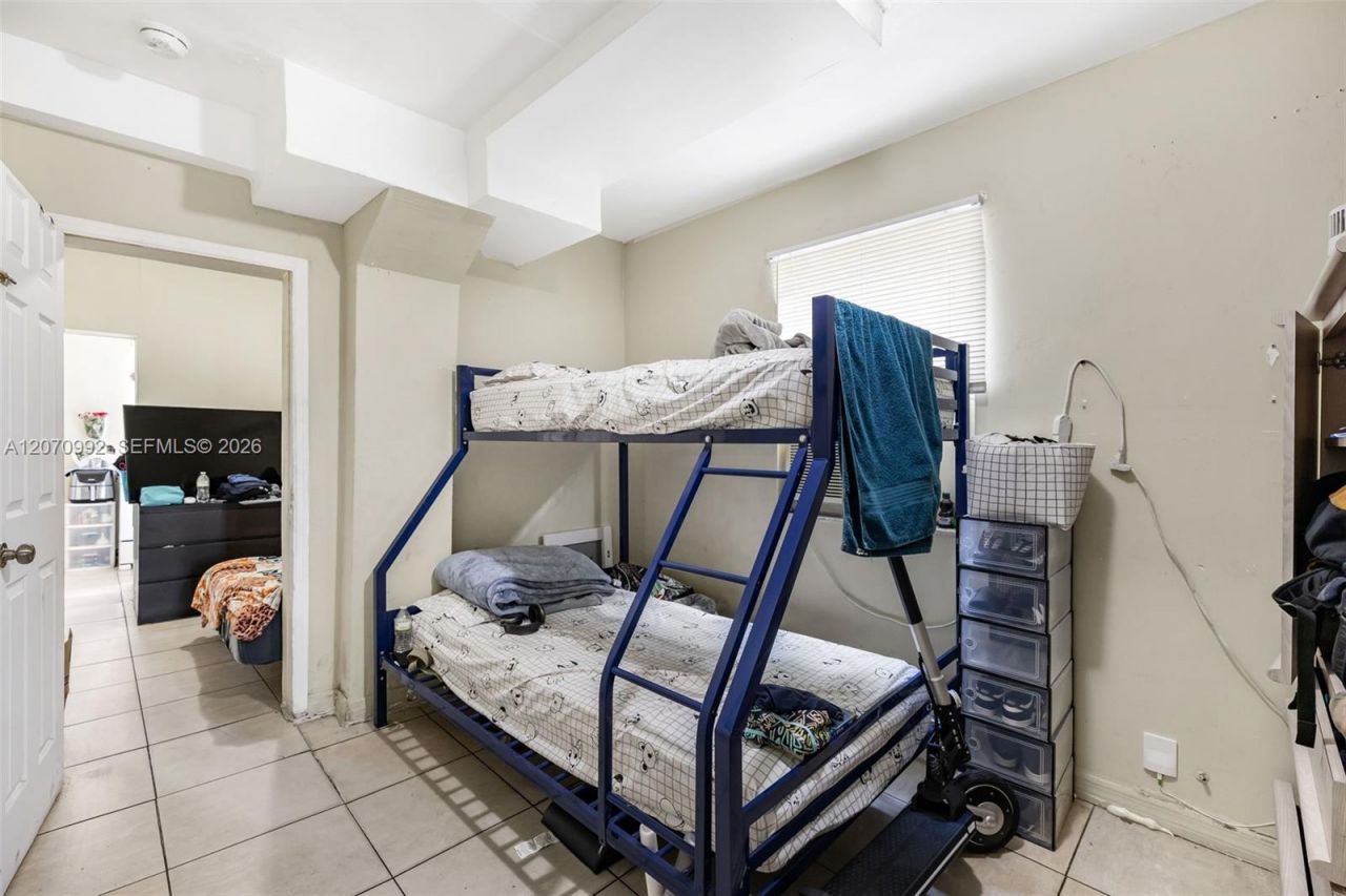 1236 NW 28th St , Unit 2, Miami, FL 33142 Photo