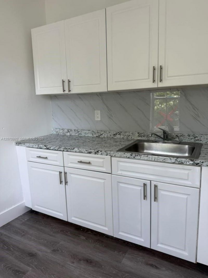1236 NW 28th St, Unit 2, Miami, FL 33142 Photo