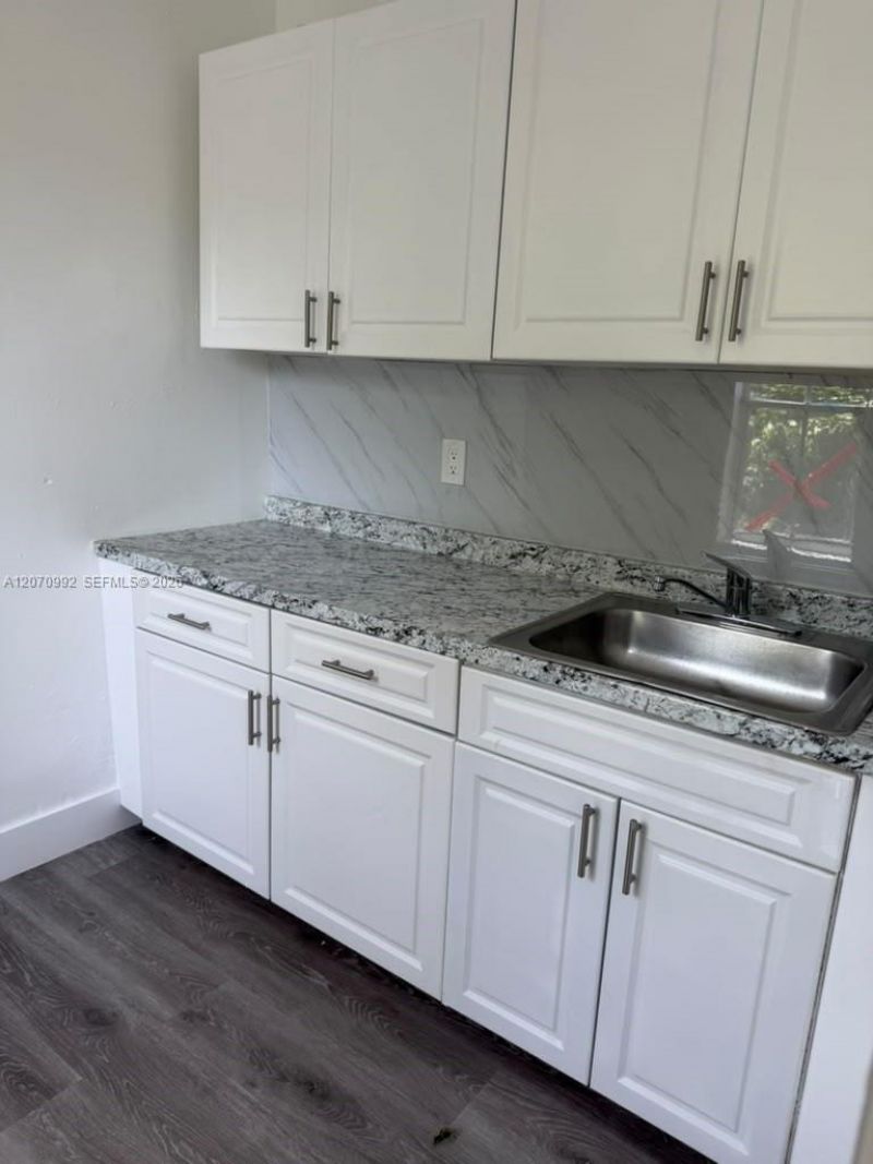 1236 NW 28th St, Unit 2, Miami, FL 33142 Photo