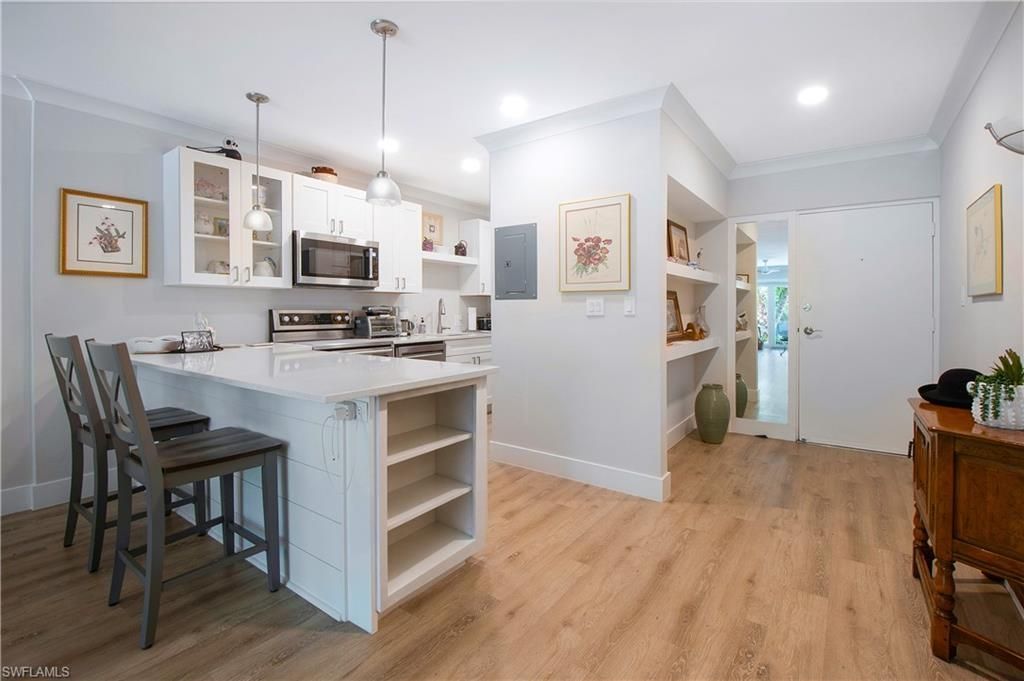 60 Pelican St W, Unit 103, Naples, FL 34113 Photo