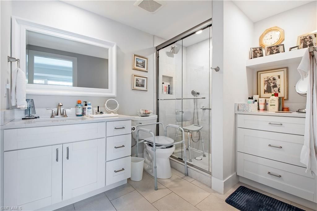 60 Pelican St W, Unit 103, Naples, FL 34113 Photo