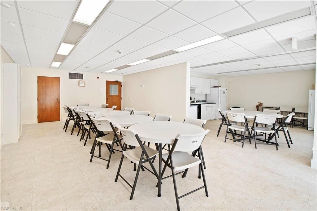 60 Pelican St W, Unit 103, Naples, FL 34113 Photo