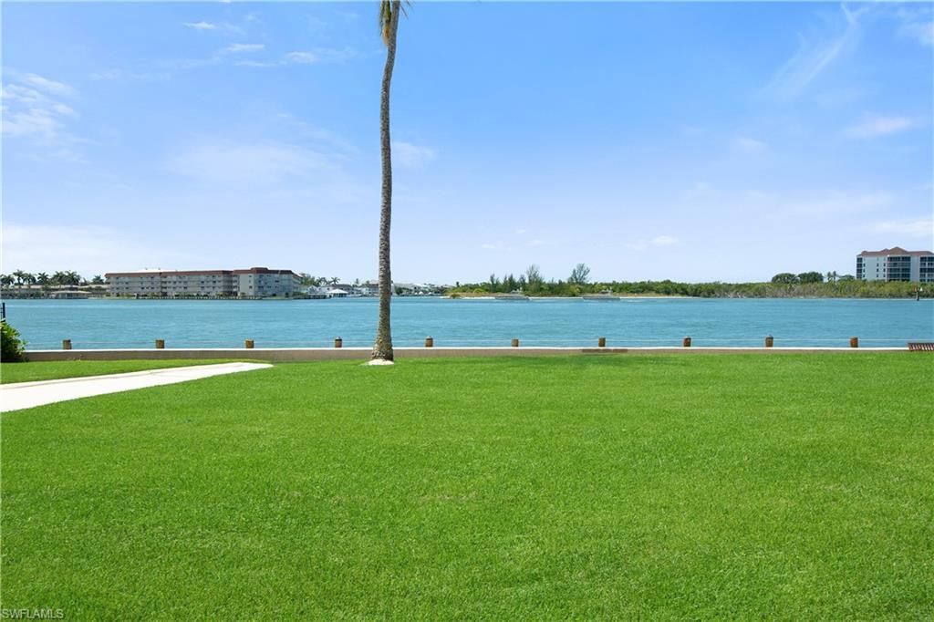 60 Pelican St W, Unit 103, Naples, FL 34113 Photo