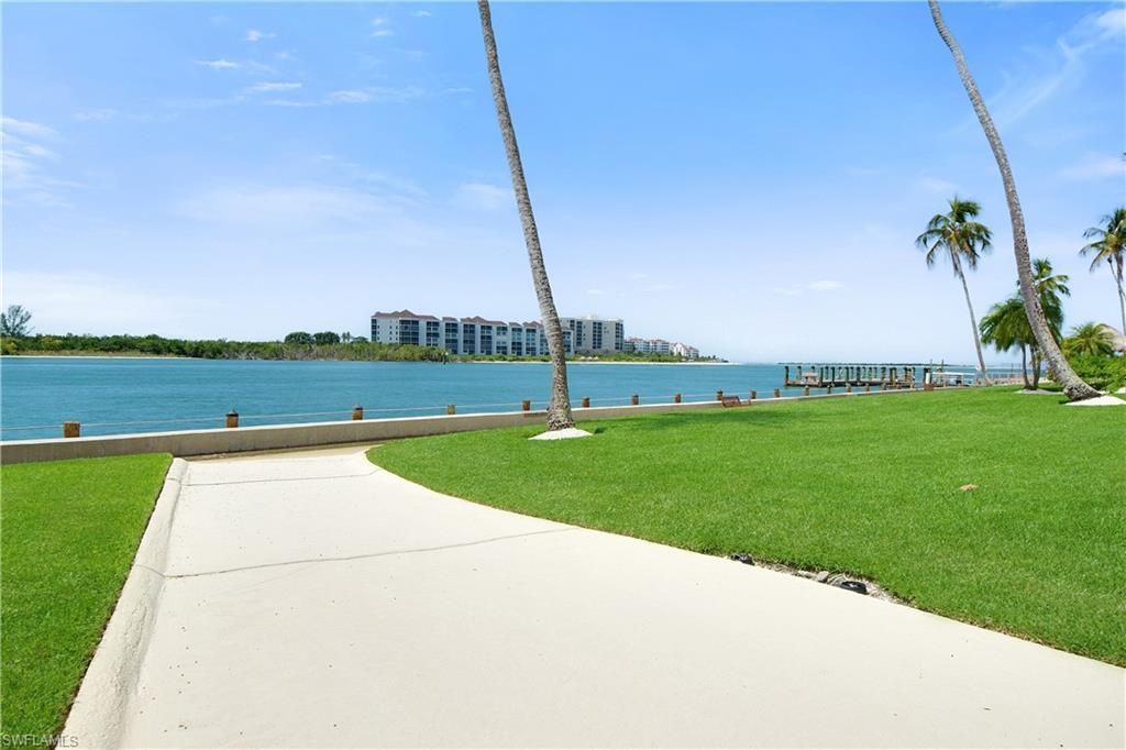 60 Pelican St W, Unit 103, Naples, FL 34113 Photo