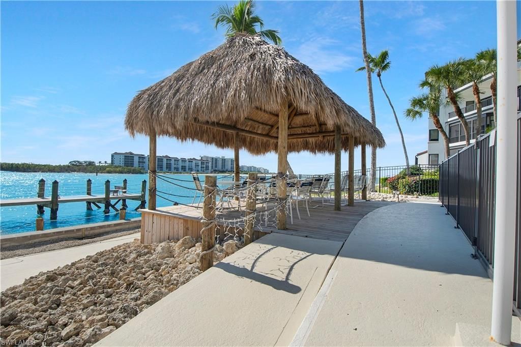 60 Pelican St W, Unit 103, Naples, FL 34113 Photo