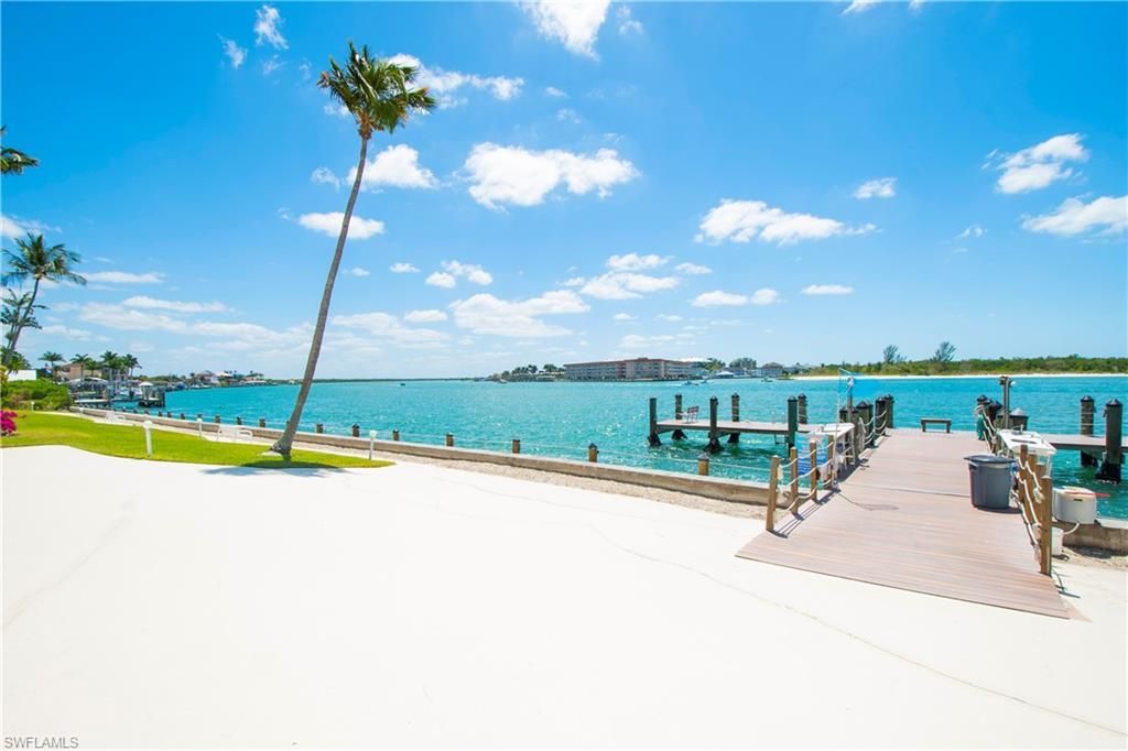 60 Pelican St W, Unit 103, Naples, FL 34113 Photo
