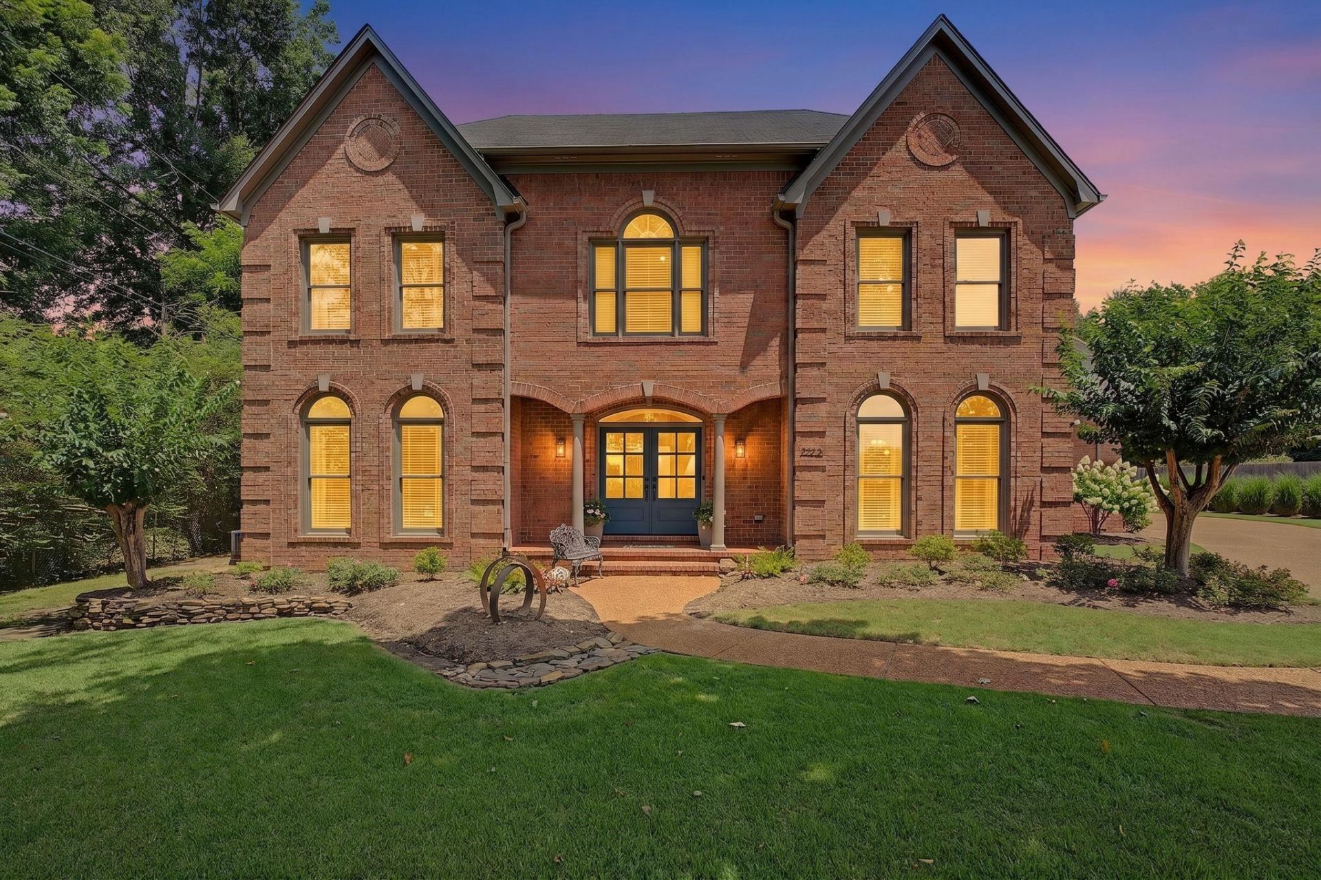 8957 CEDAR HOLLOW CV Memphis, TN 38016