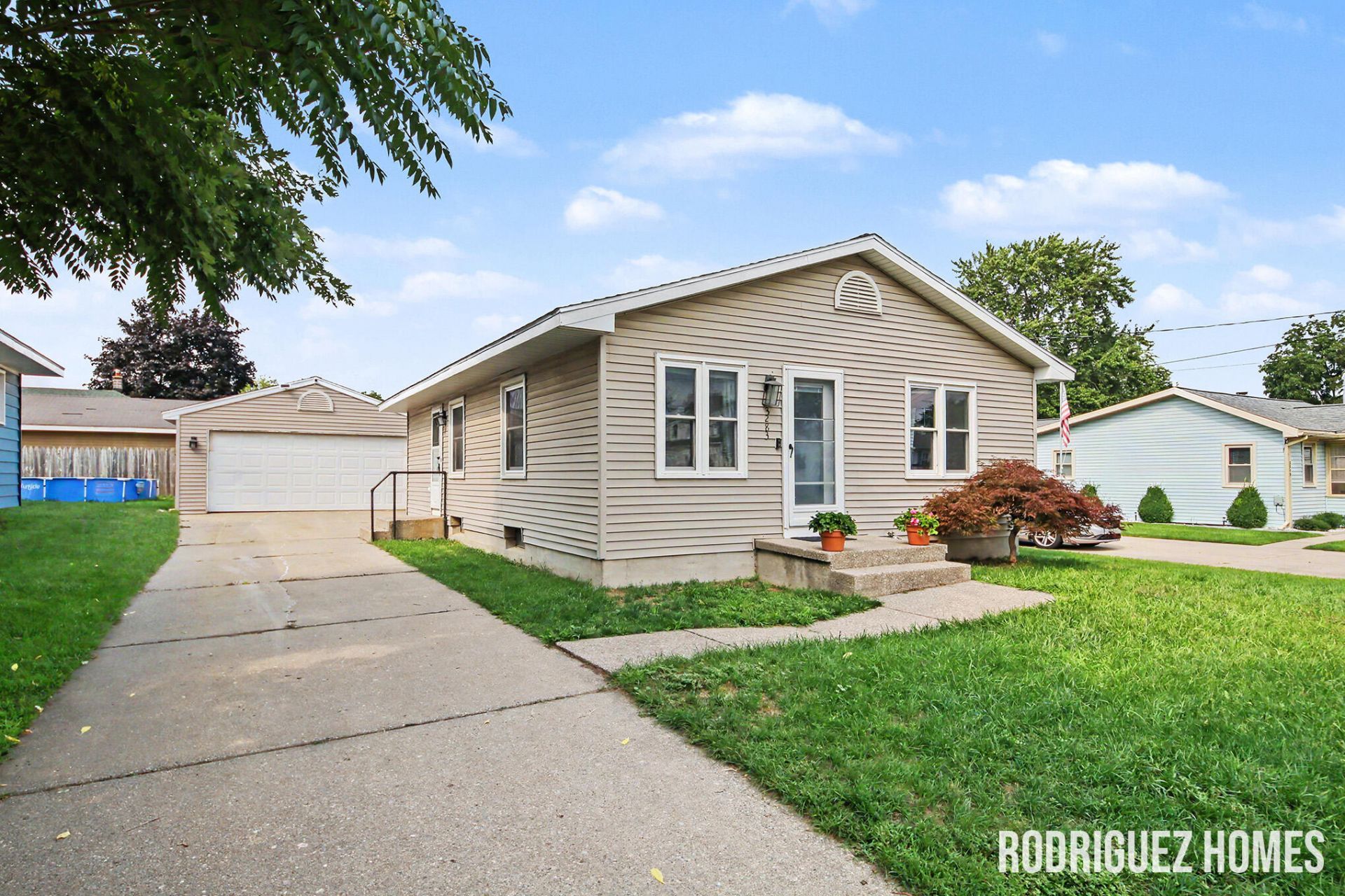 3283 Larue Street Sw, Grandville, MI 49418 Main Photo