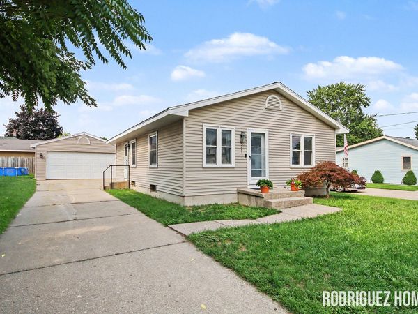 3283 Larue Street SW, Grandville, MI 49418