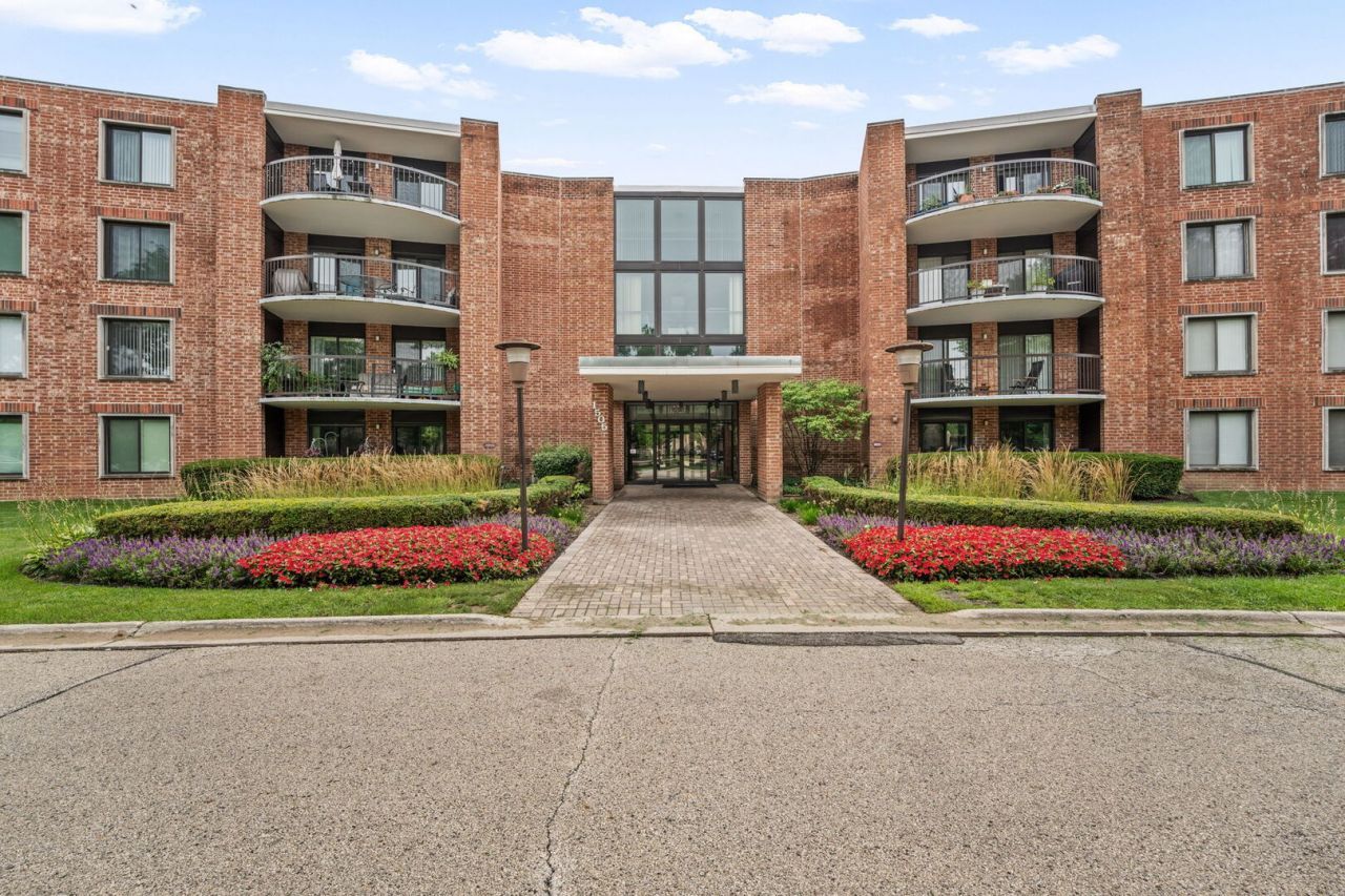 1505 E Central Road, Unit 402-A, Arlington Heights, IL 60005 Main Photo