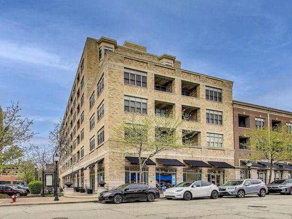 10 S Dunton Avenue , Unit 703, Arlington Heights, IL 60005