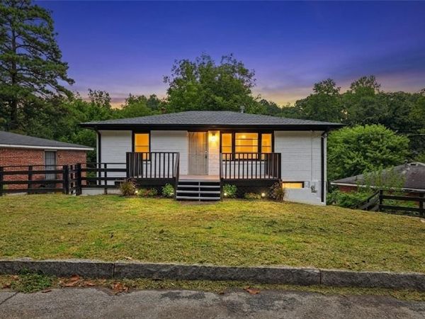 111 Victor Circle NW, Atlanta, GA 30314