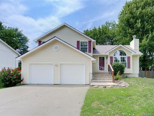 8706 N Carson Avenue, Kansas City, MO 64153