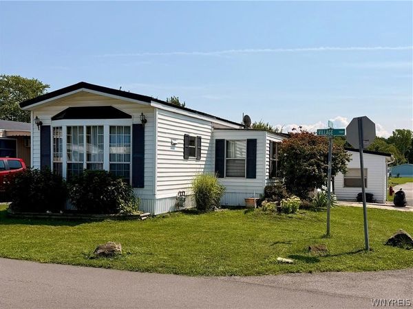 6035 S Transit #319 Village Pkwy Rd , Lockport, NY 14094