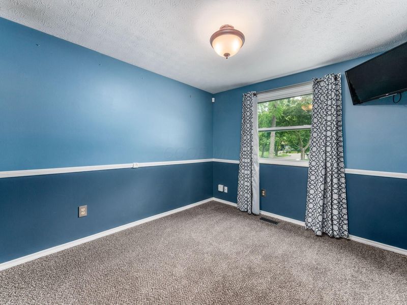 5960 Winterberry Drive , Galloway, OH 43119 Photo 13