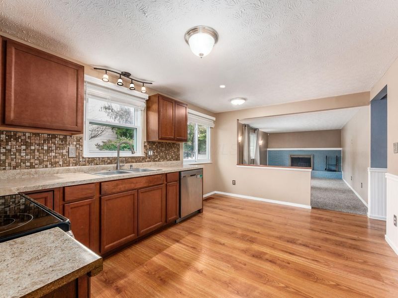 5960 Winterberry Drive , Galloway, OH 43119 Photo 15