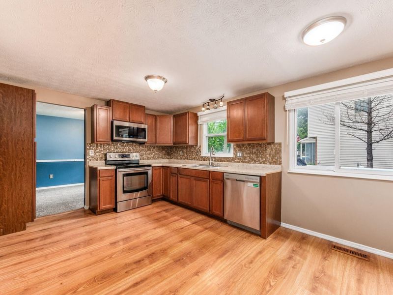 5960 Winterberry Drive , Galloway, OH 43119 Photo 17