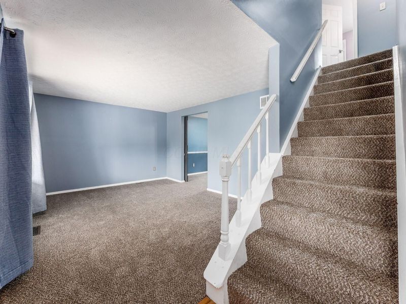 5960 Winterberry Drive , Galloway, OH 43119 Photo 6