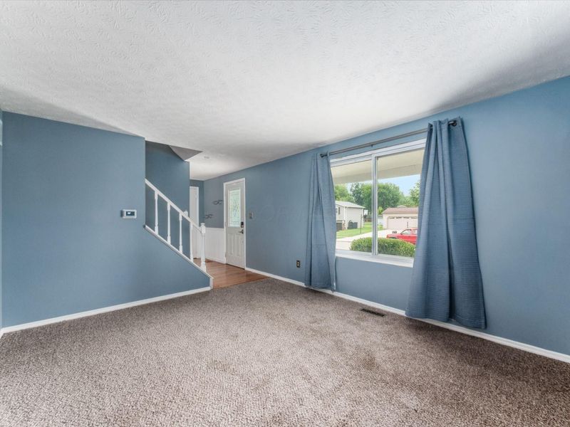 5960 Winterberry Drive , Galloway, OH 43119 Photo 9