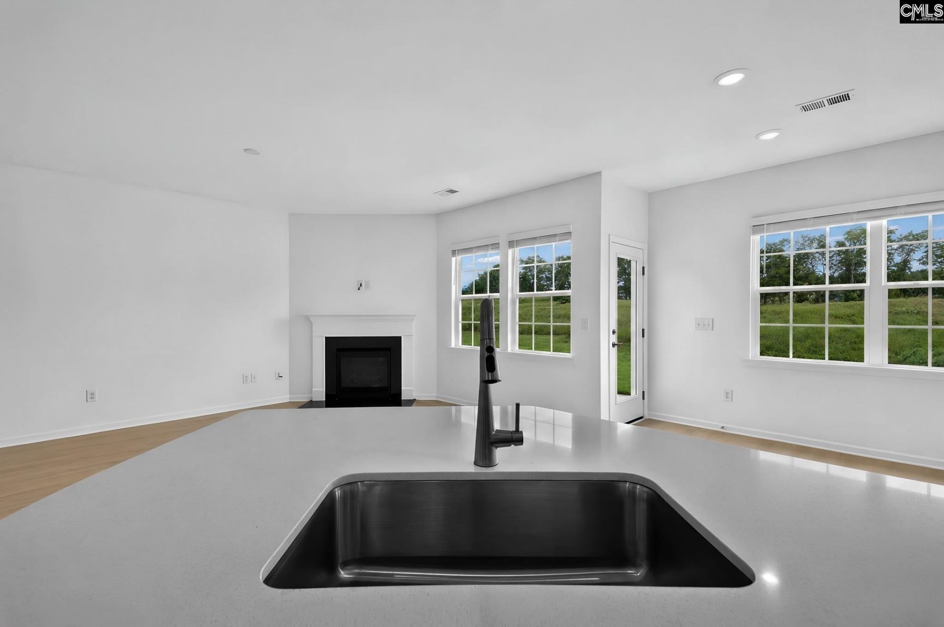 262 Foxglade Drive Photo 10